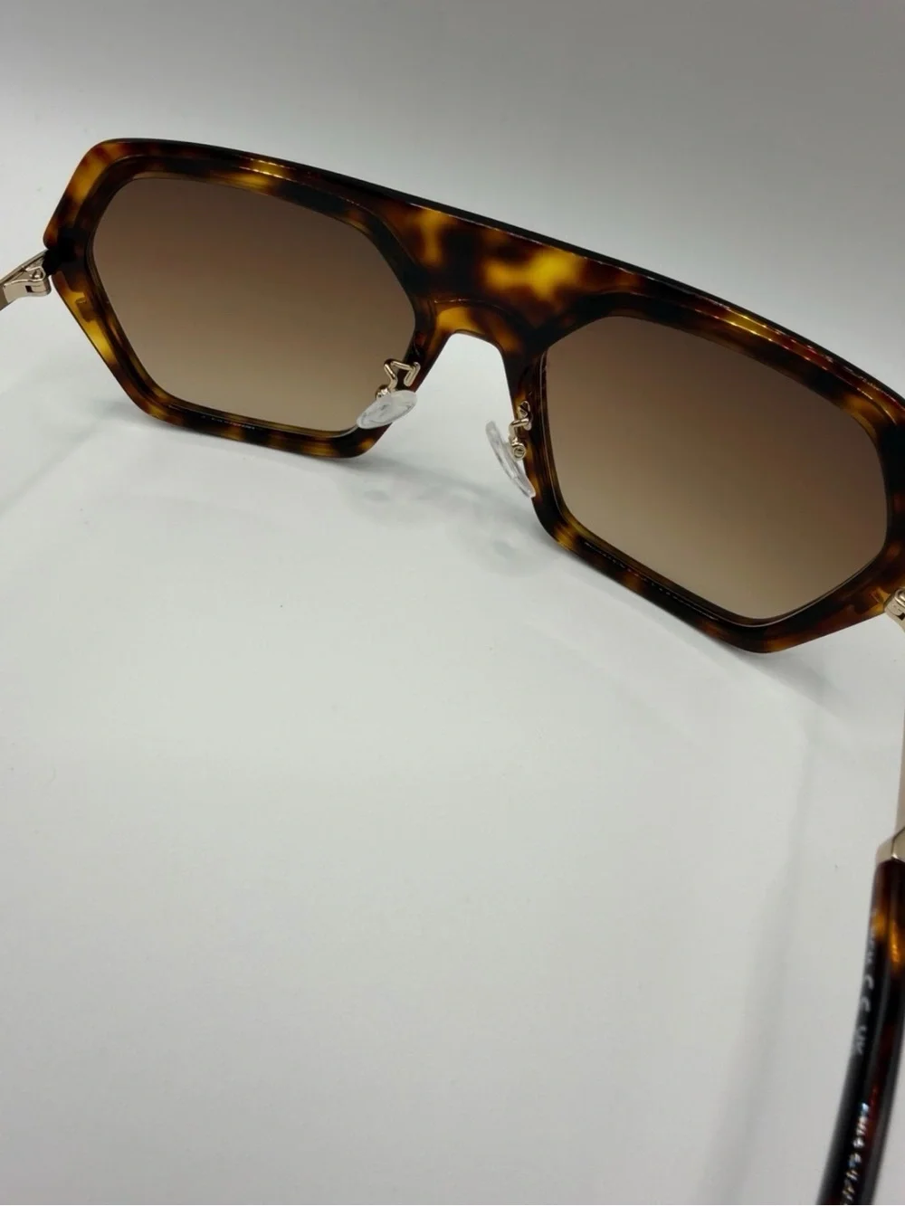 MCM MW0018-H 52F Tortoise Oversized Sunglasses New Crossbody Case & Cloth